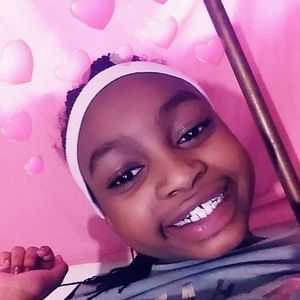 Meet your Posher, Cakia